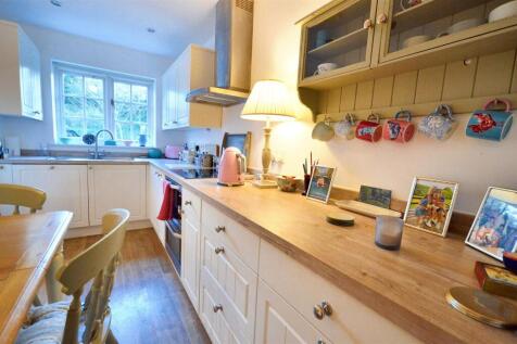 kitchen-dinning area (3).jpeg