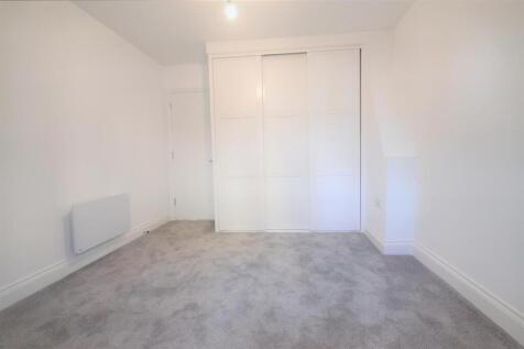 Bedroom 1 (3).jpeg