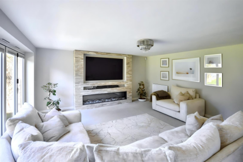 Lounge (1)-fotor-20250402184232.png