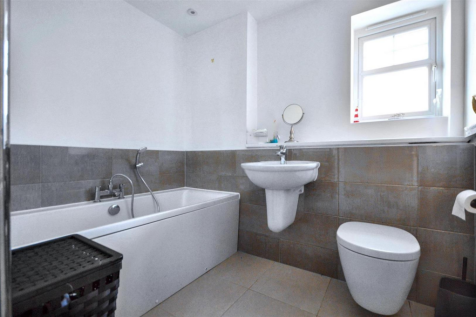 Family bathroom (1)-fotor-20250402181935.png