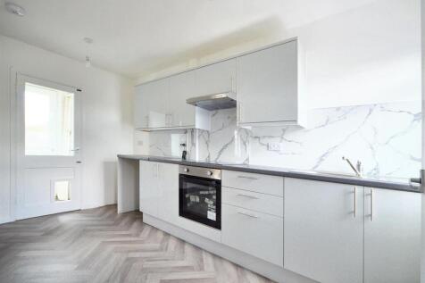 Kitchen (2).jpeg