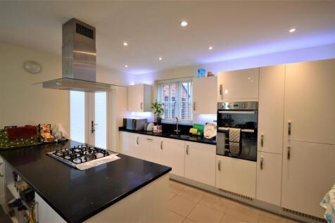 Kitchen 1.JPG