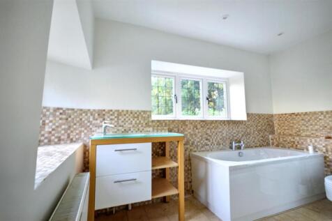 Bathroom (8).jpeg