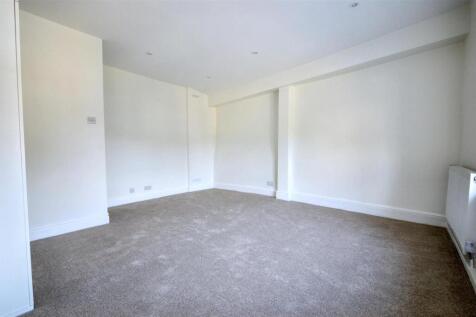 Master Room  (7).jpeg