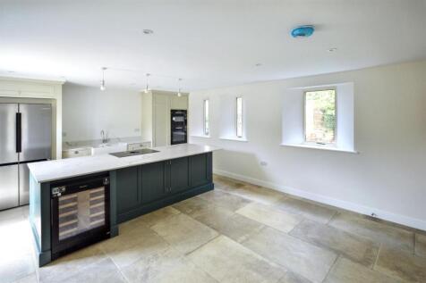 Kitchen (5).jpeg