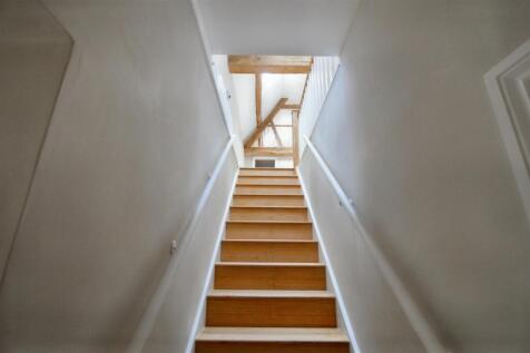 Sairs to 1st floor.jpeg
