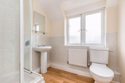 Master Bedroom En Suite.jpeg