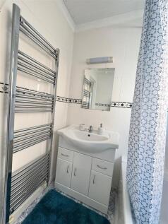 Bathroom.JPG