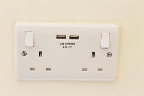 EXAMPLE OF ELECTRIC SOCKETS