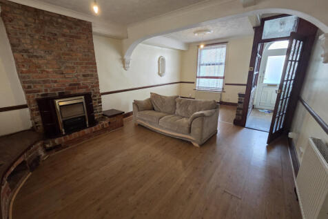 3 bed terraced house to rent Adames Road, Southse