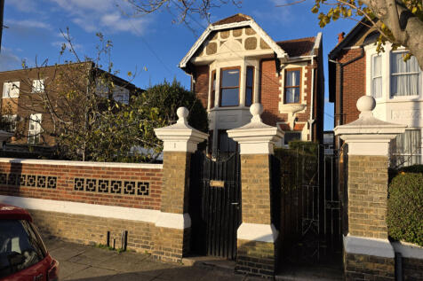 1 bed flat to rent Campbell Road, Southsea PO5