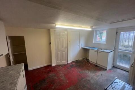 ENTRANCE PORCH