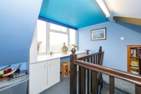 ATTIC ROOM