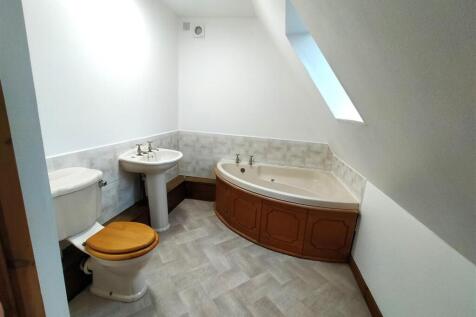 I Bathroom.jpg