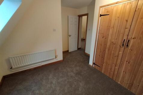J Bedroom 2.jpg