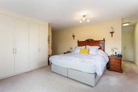 68301_27 Kennedy Road  (19).jpg