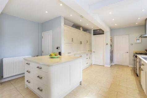 68301_27 Kennedy Road  (11).jpg