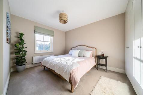 Bed 1.jpg
