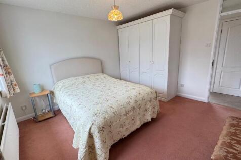 10A Bed2.jpg