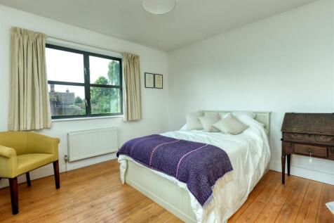 Bed 4.jpg