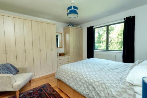 W4 Bed 3.jpg