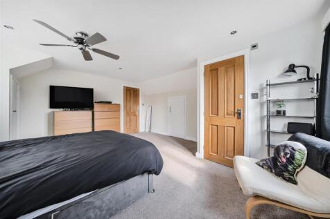 bedrooom 5.jpg