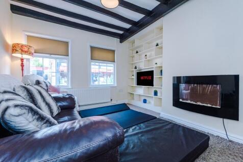 Living room 2.jpg