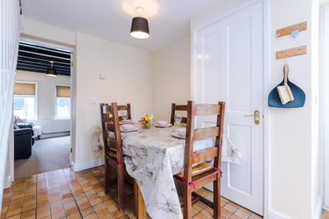 Dining Area.jpg