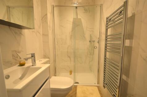 Ensuite (2).JPG