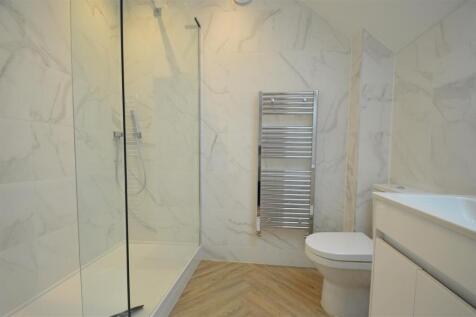 Ensuite.JPG
