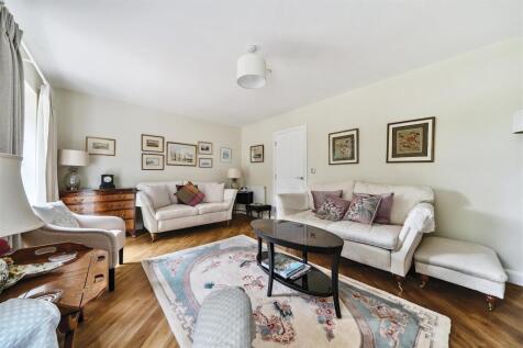 Living Room 2.jpg