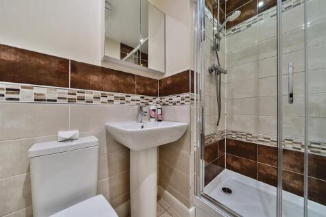 Ensuite Shower.jpg