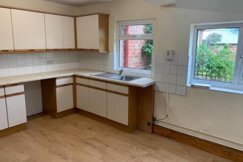 Kitchen 1.jpg