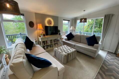 Living Room.jpg