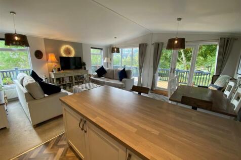 Open plan living area.jpg