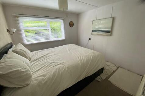 Bedroom One.jpg