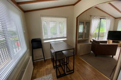 Dining Area.jpg