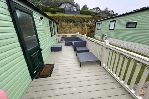 Decking Area.jpg