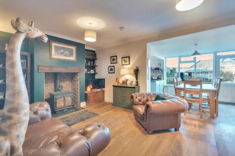 Family Room.jpg