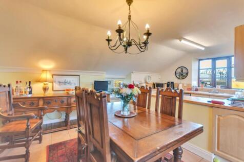 Breakfast Room.jpg