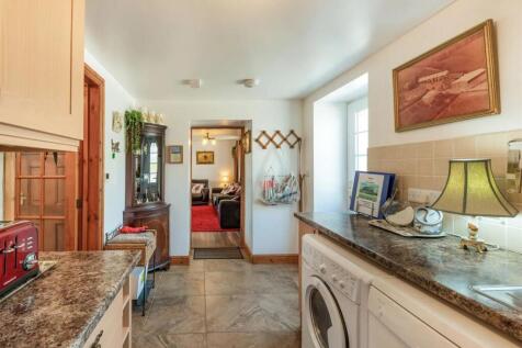 kitchen 2.jpg