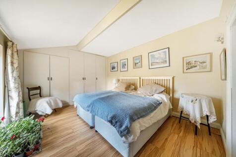 Bedroom 2.jpg