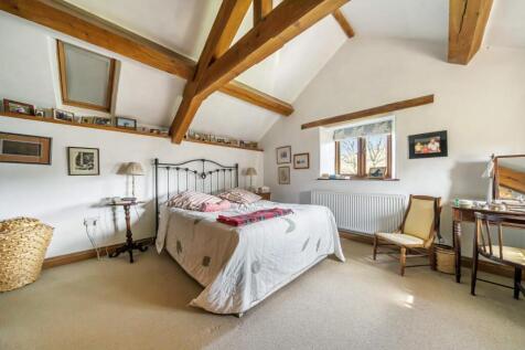 Bedroom 1.jpg