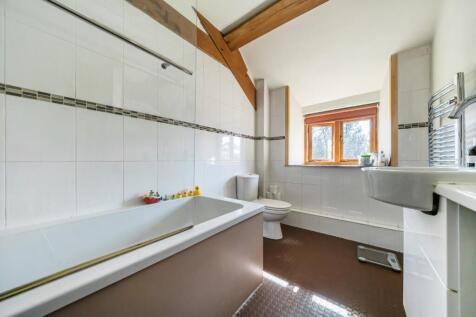 Bathroom.jpg