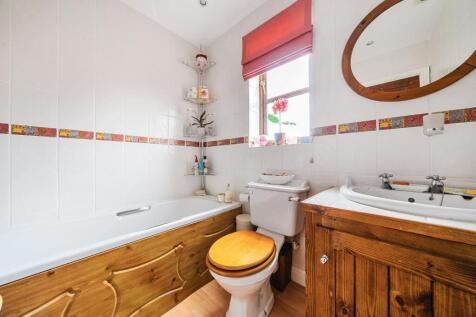 Bathroom.jpg
