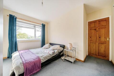 Bedroom 1.jpg