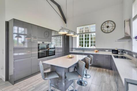 Kitchen 2.jpg