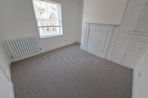 Bed 4.jpg