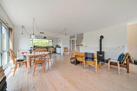 Living room corner.jpg