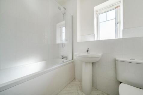 Family Bathroom.jpg